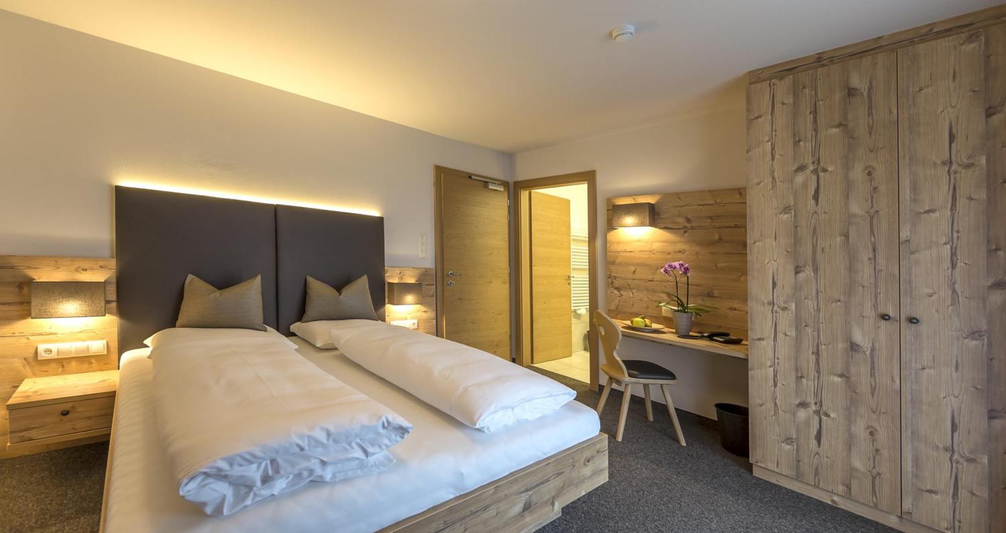 Anewandter Historic Hotel Bruneck Zimmer foto